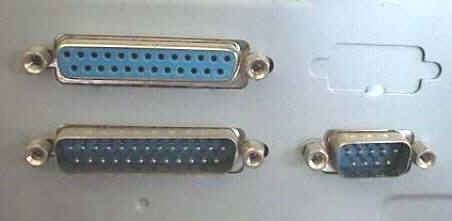 spp1.jpg - connettori della interfaccia seriale e parallela